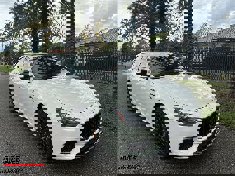 Used 2023 Maserati Ghibli Modena image 4