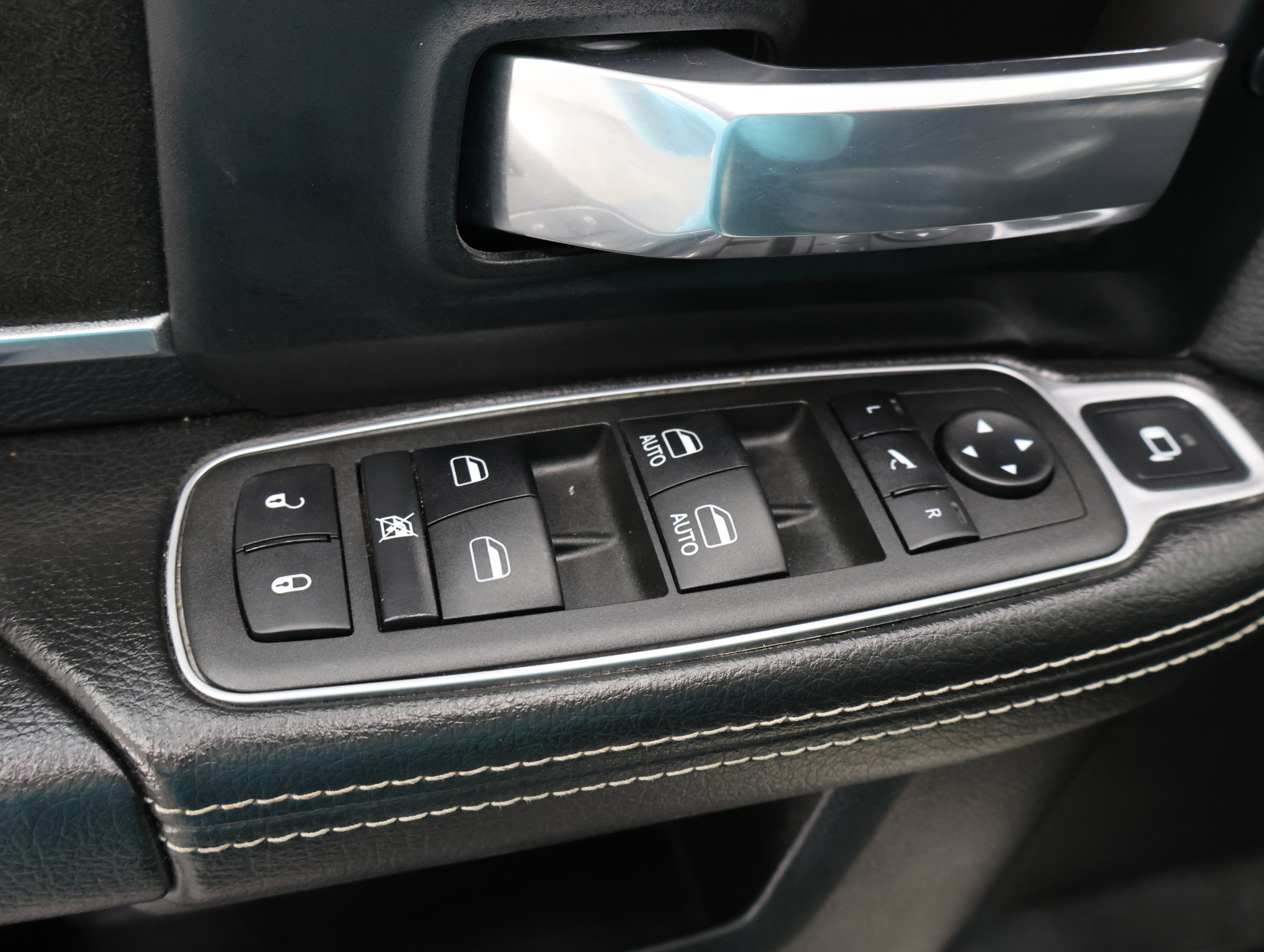 Used 2022 RAM 2500 Laramie w/ Night Edition AWD/4WD image 41