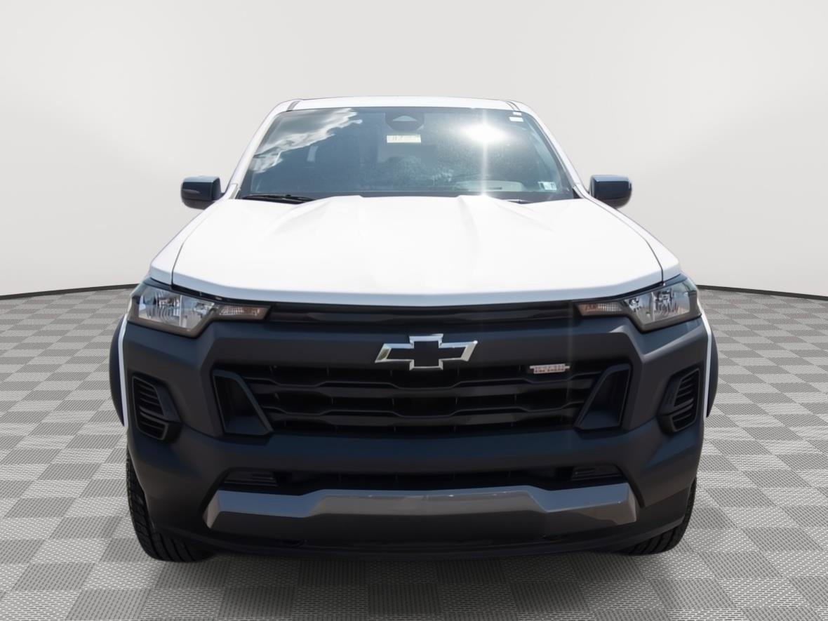 Used 2023 Chevrolet Colorado Trail Boss w/ Advanced Trailering Package AWD/4WD image 2