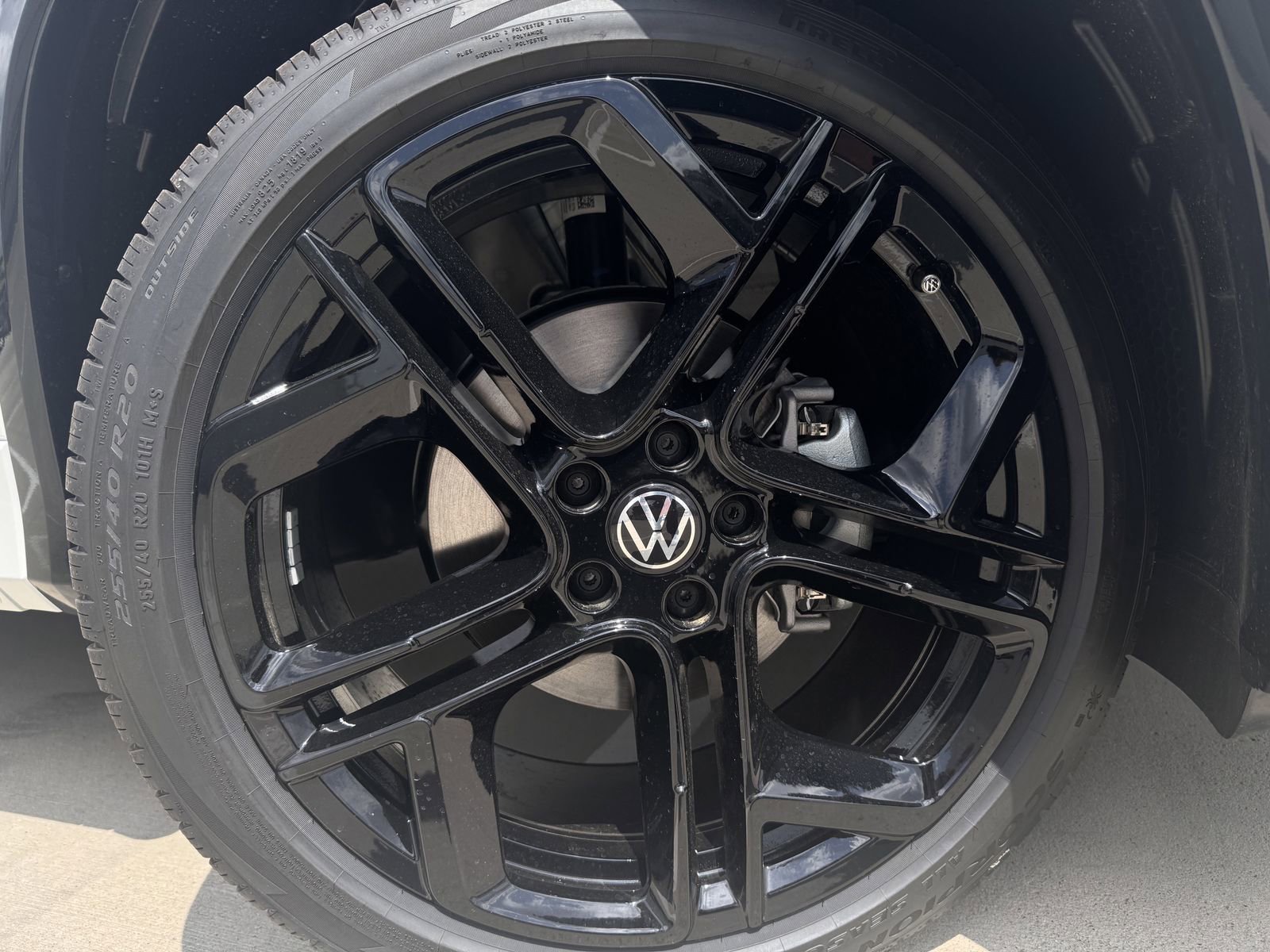 New 2026 Volkswagen Tiguan SE R-Line FWD image 11