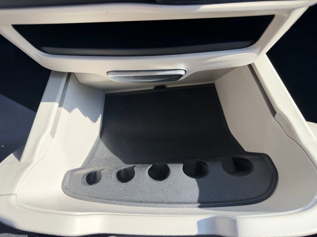 Used 2023 Chrysler Pacifica Touring-L image 37