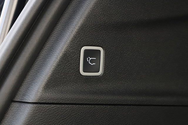 New 2026 Chrysler Pacifica Limited w/ S Appearance Package image 8