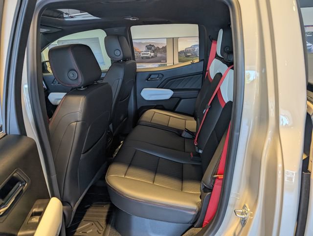 New 2026 GMC Canyon AT4X w/ LPO, Black Badging Package AWD/4WD image 10