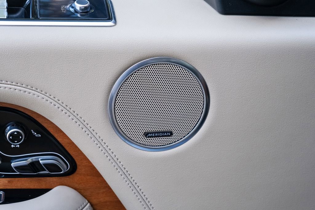 Used 2019 Land Rover Range Rover HSE image 12