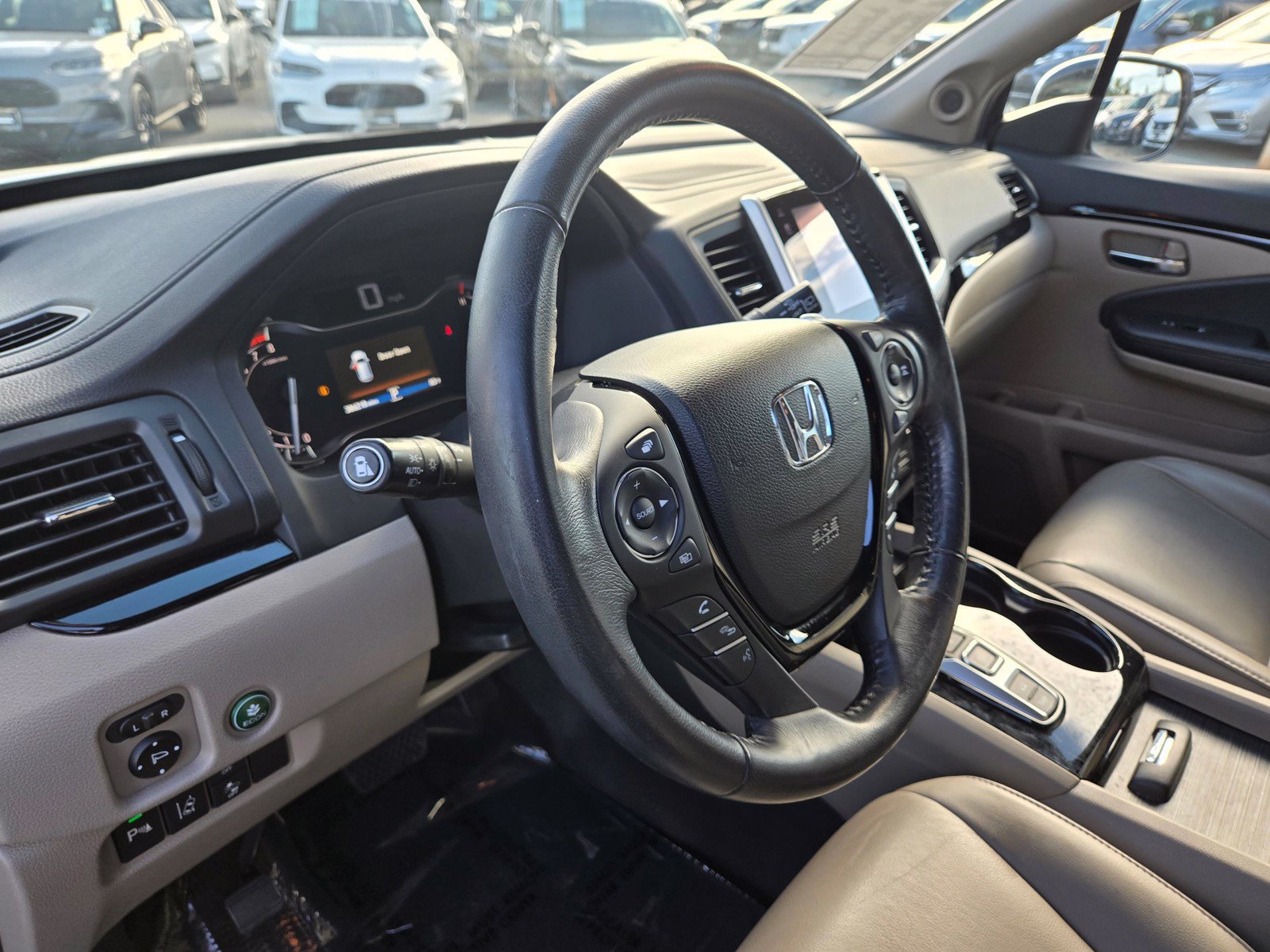 Used 2018 Honda Pilot Touring image 12