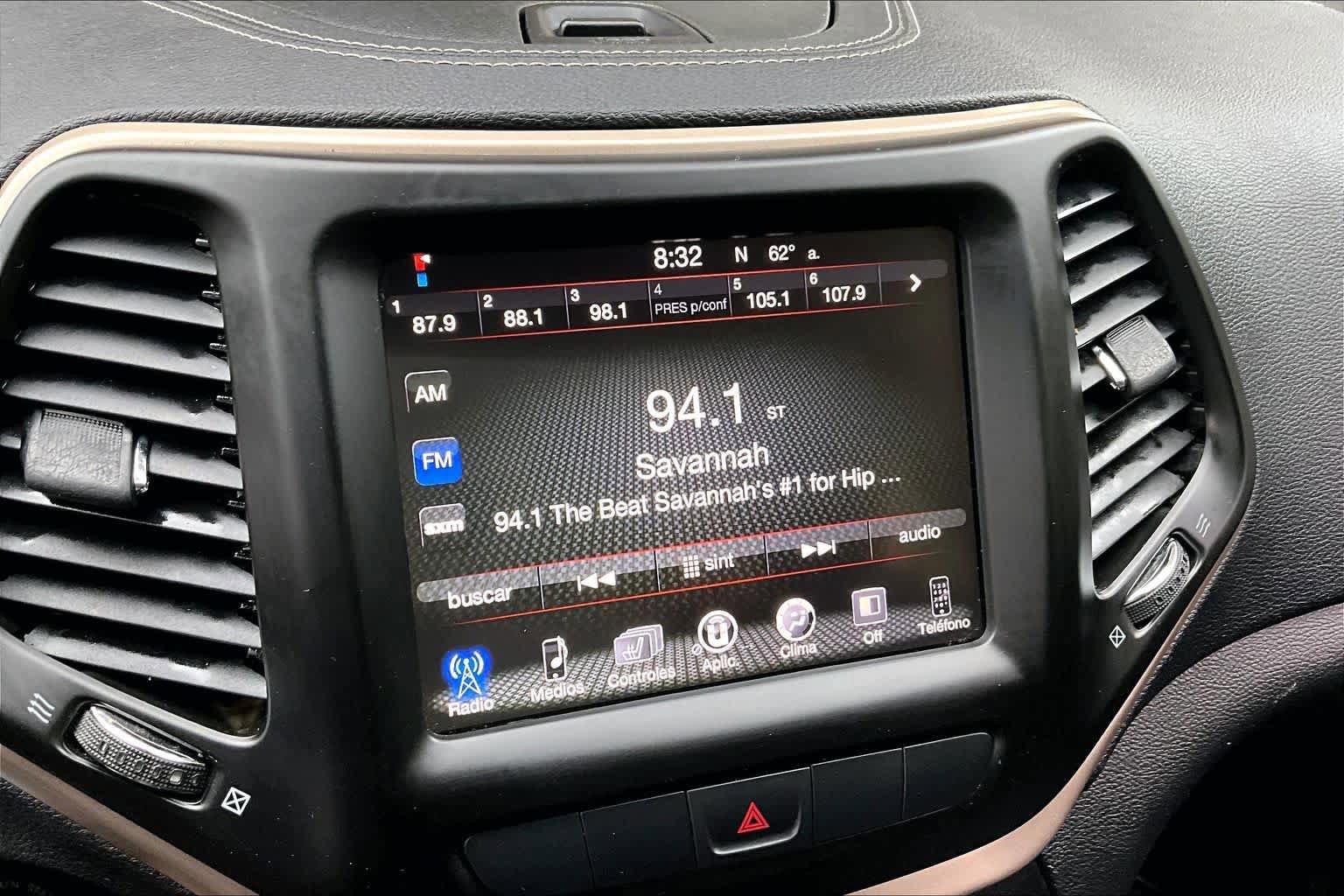Used 2014 Jeep Cherokee Latitude w/ Cold Weather Group FWD image 27