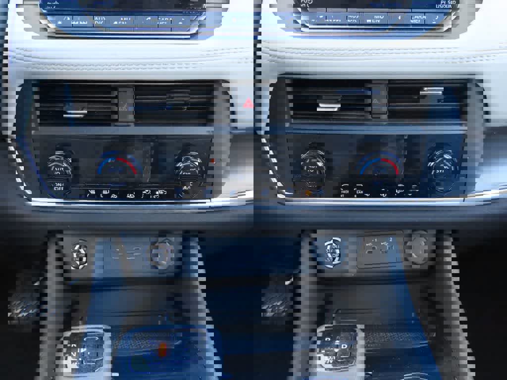 Used 2023 Nissan Rogue SV image 21