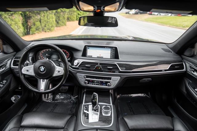 Used 2021 BMW 740i xDrive w/ M Sport Package AWD/4WD image 22