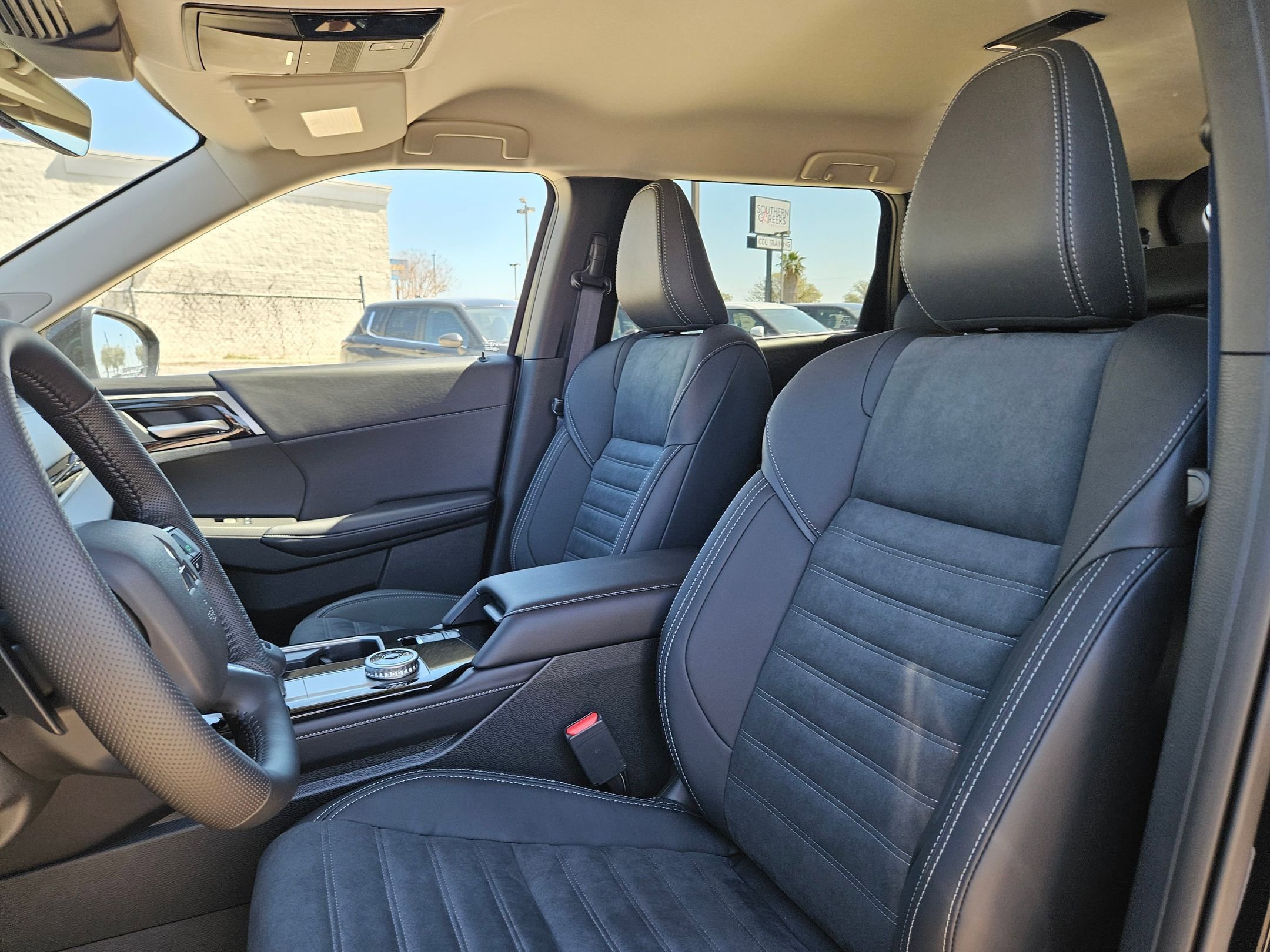 New 2026 Mitsubishi Outlander SE AWD/4WD image 12