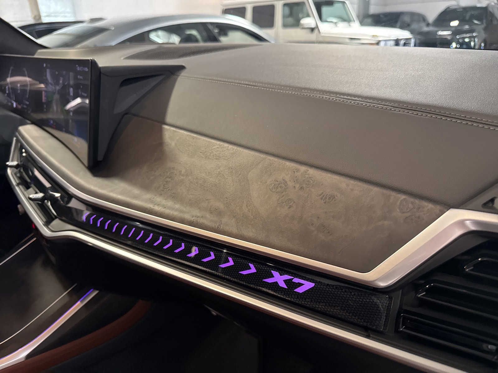 Used 2023 BMW X7 xDrive40i w/ M Sport Package image 39