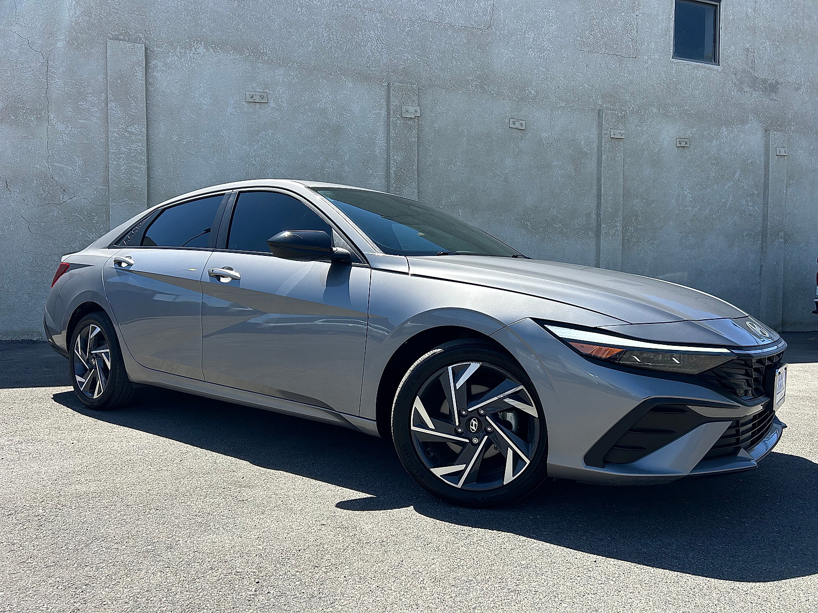 Used 2025 Hyundai Elantra Sport w/ Cargo Package FWD image 1