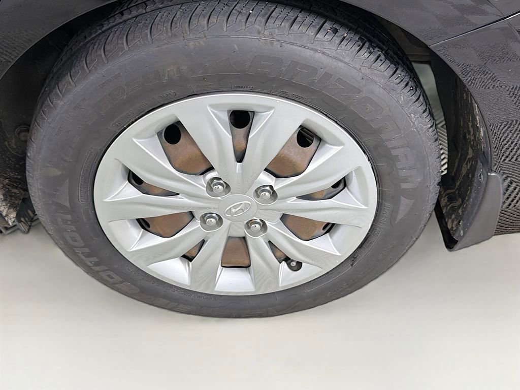 Used 2020 Hyundai Accent SE FWD image 22