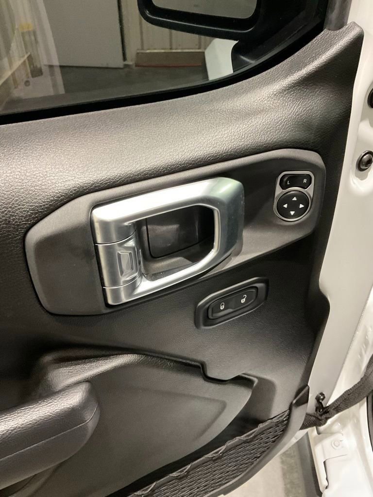 Used 2024 Jeep Gladiator Sport AWD/4WD image 17