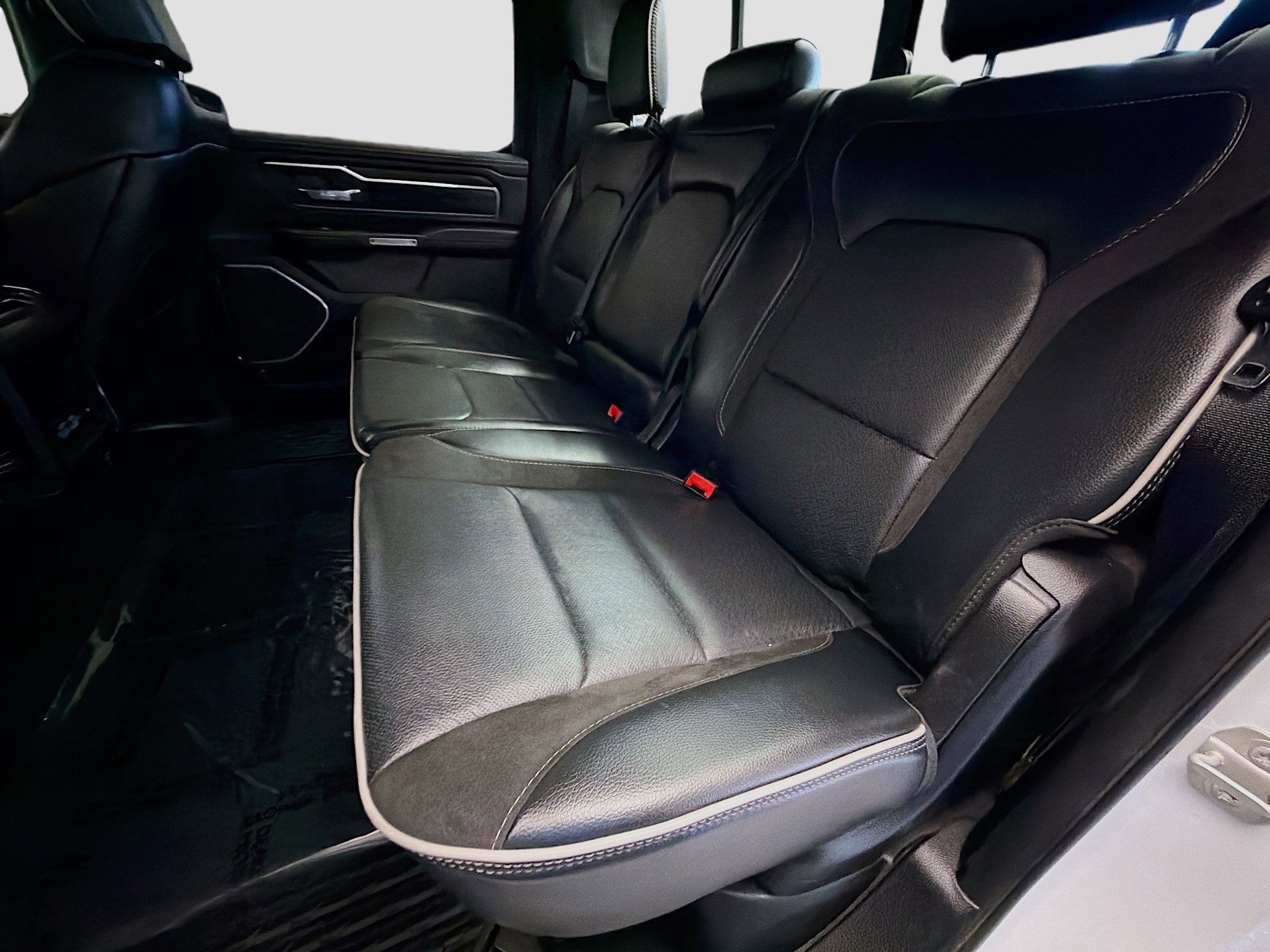 Used 2025 RAM 1500 Laramie AWD/4WD image 13