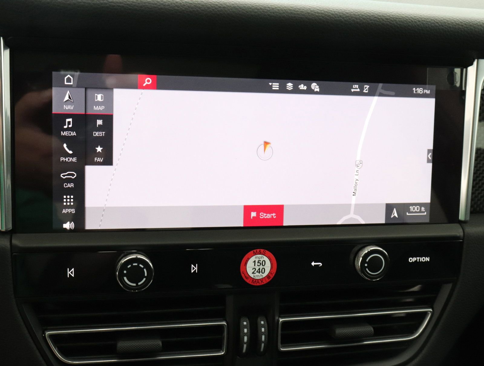 Used 2025 Porsche Macan image 30