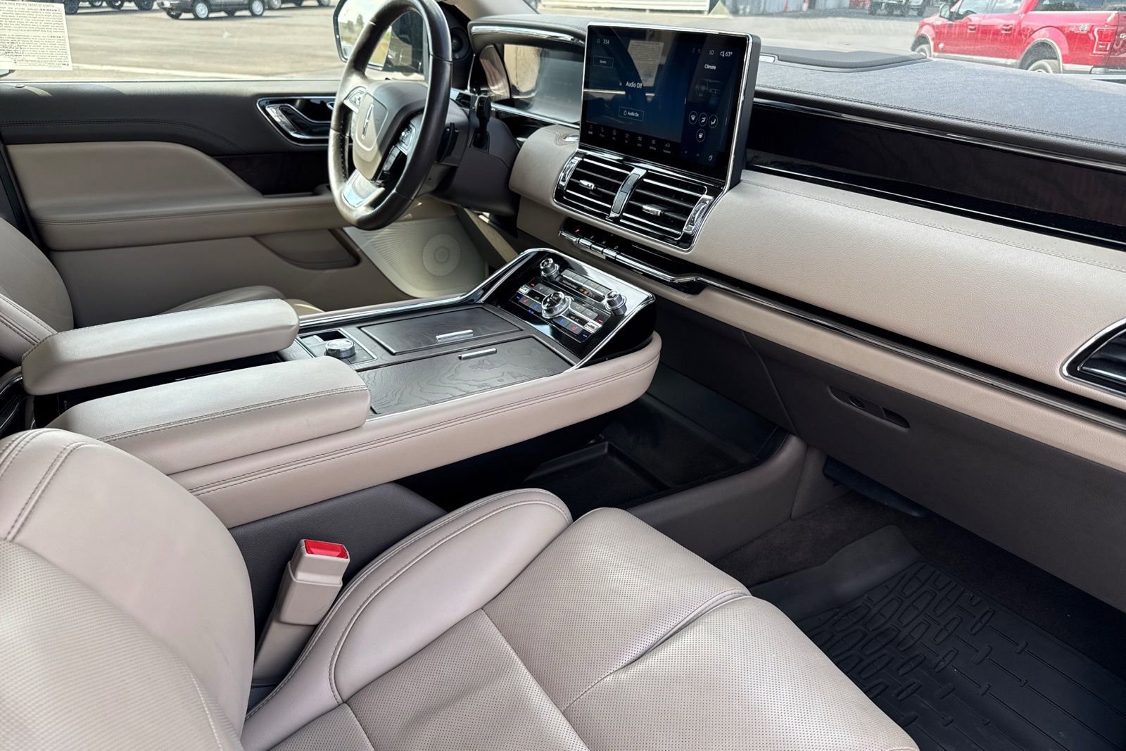 Used 2024 Lincoln Navigator Reserve AWD/4WD image 22