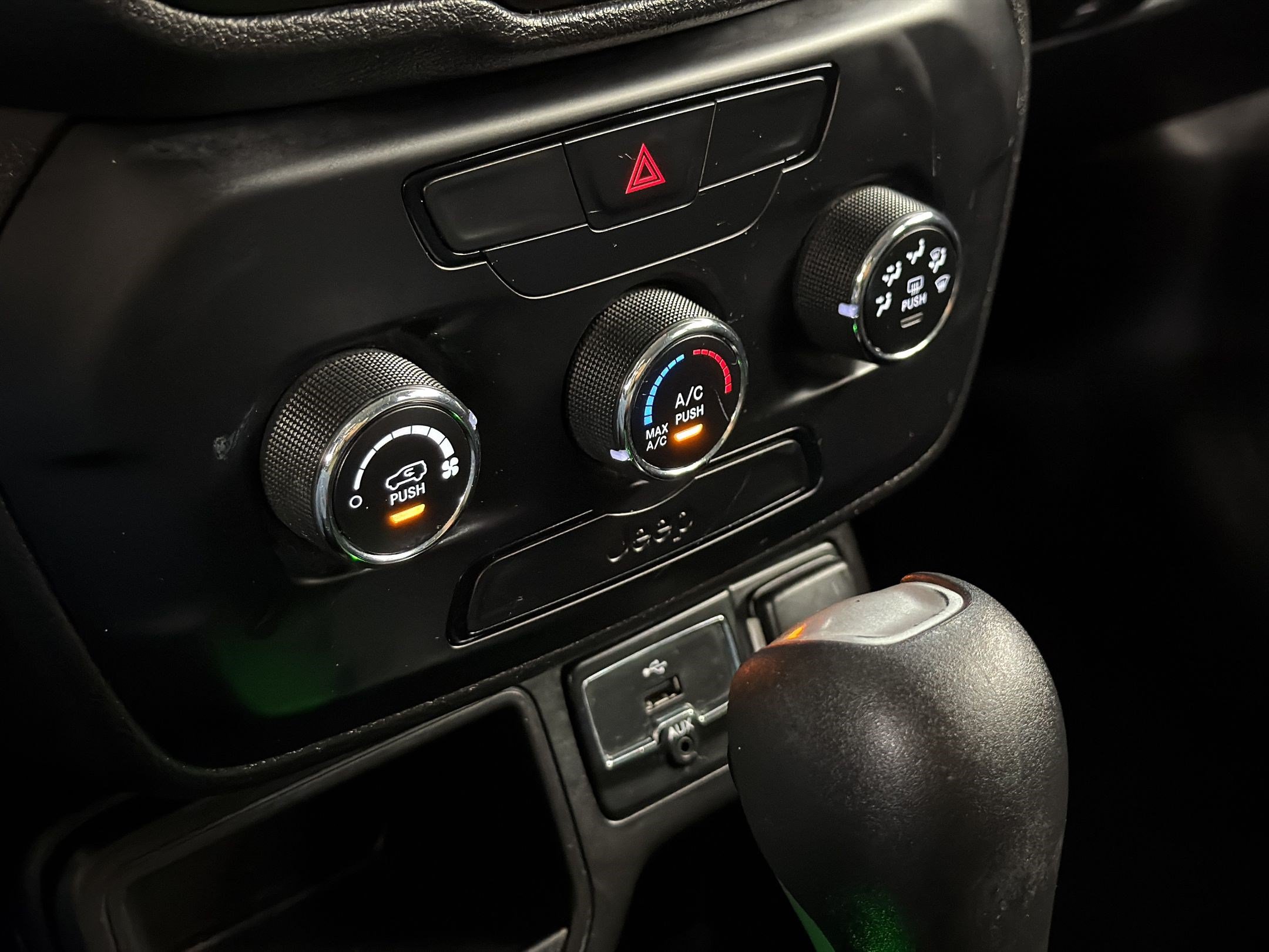Used 2019 Jeep Renegade Sport FWD image 17