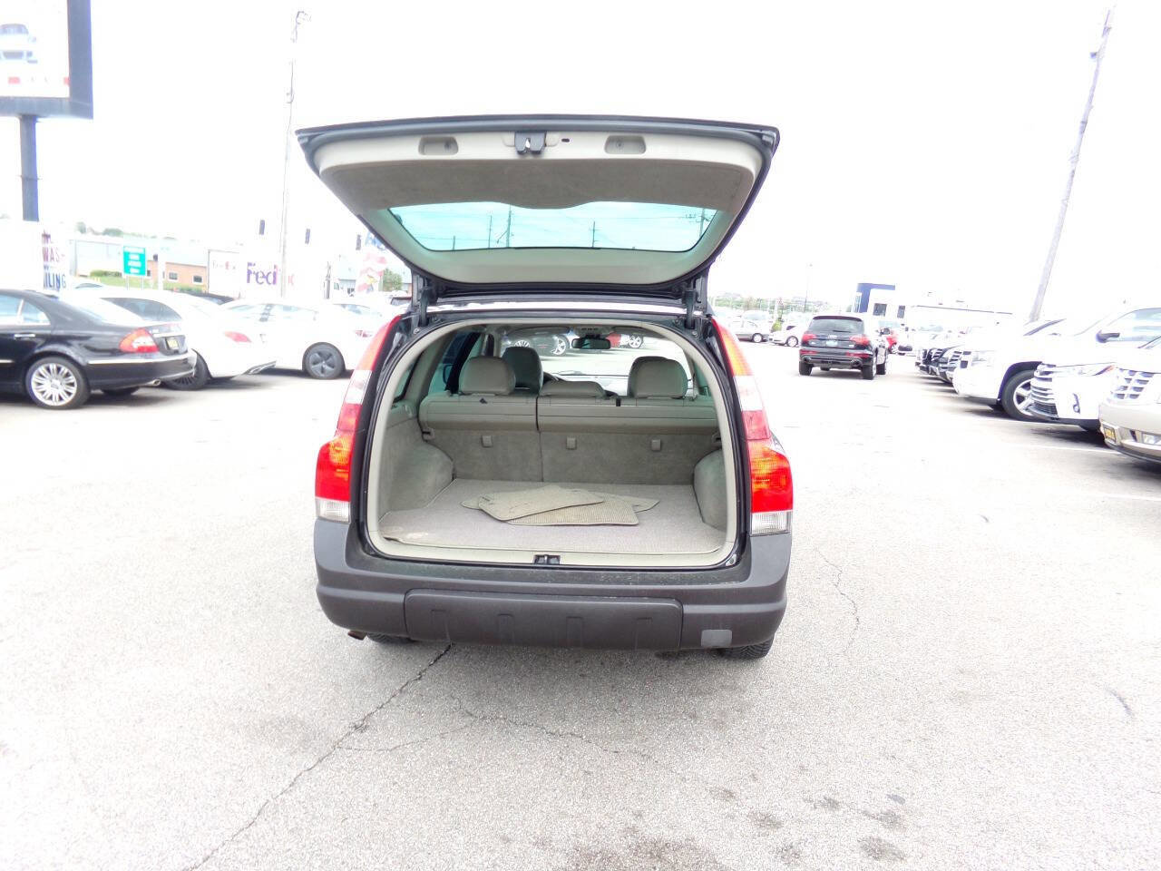 Used 2004 Volvo V70 AWD/4WD image 43
