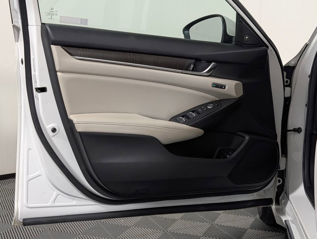 Used 2018 Honda Accord EX-L image 21