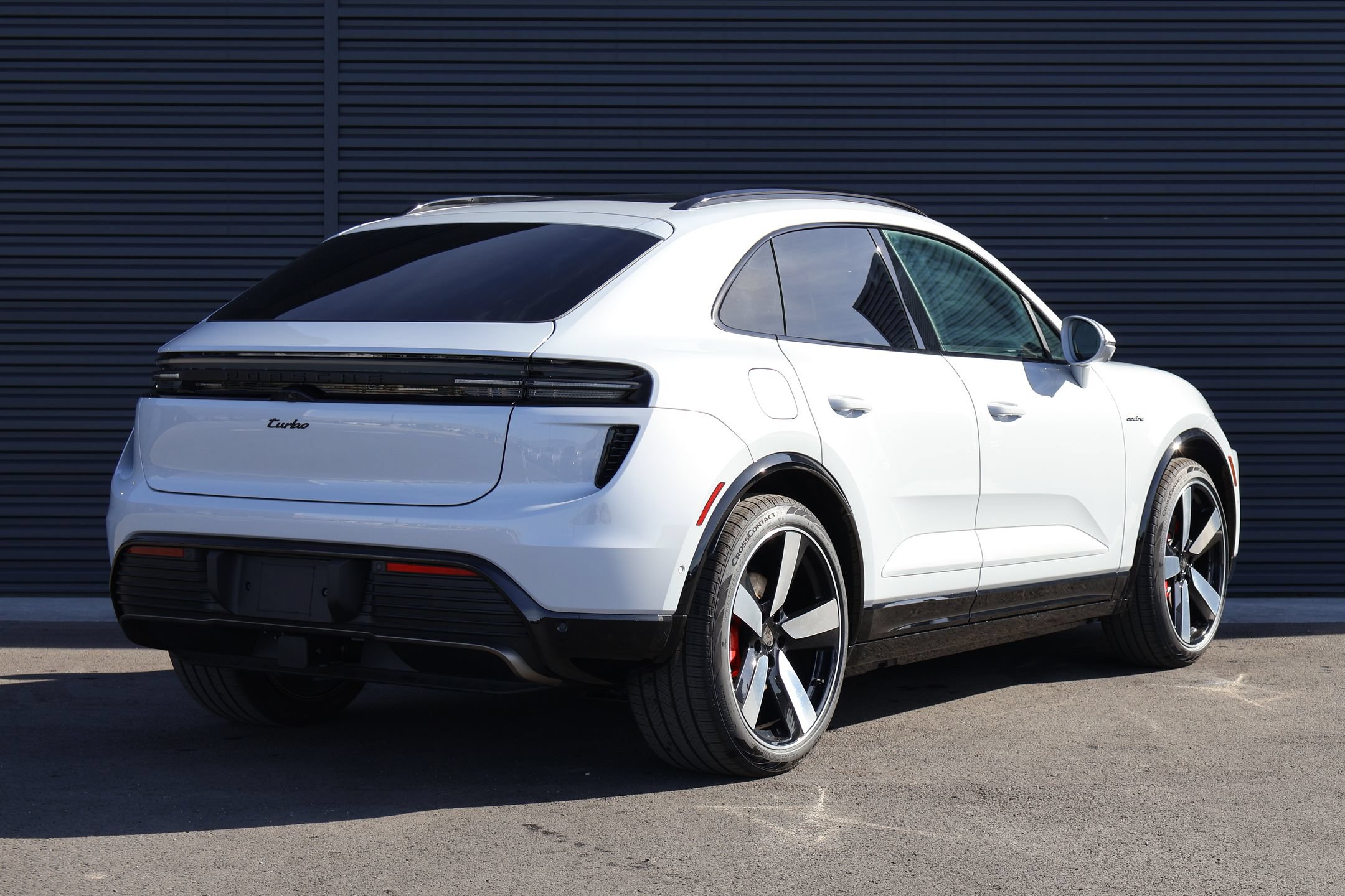 New 2026 Porsche Macan Turbo Electric AWD/4WD image 9
