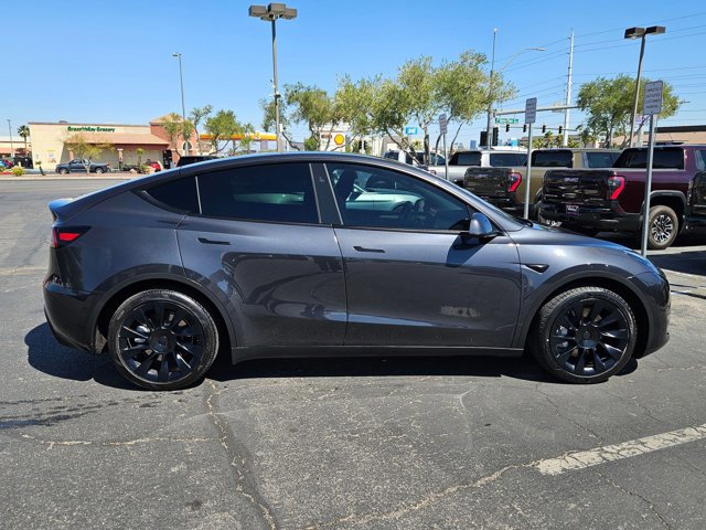 Used 2024 Tesla Model Y Long Range AWD/4WD image 4