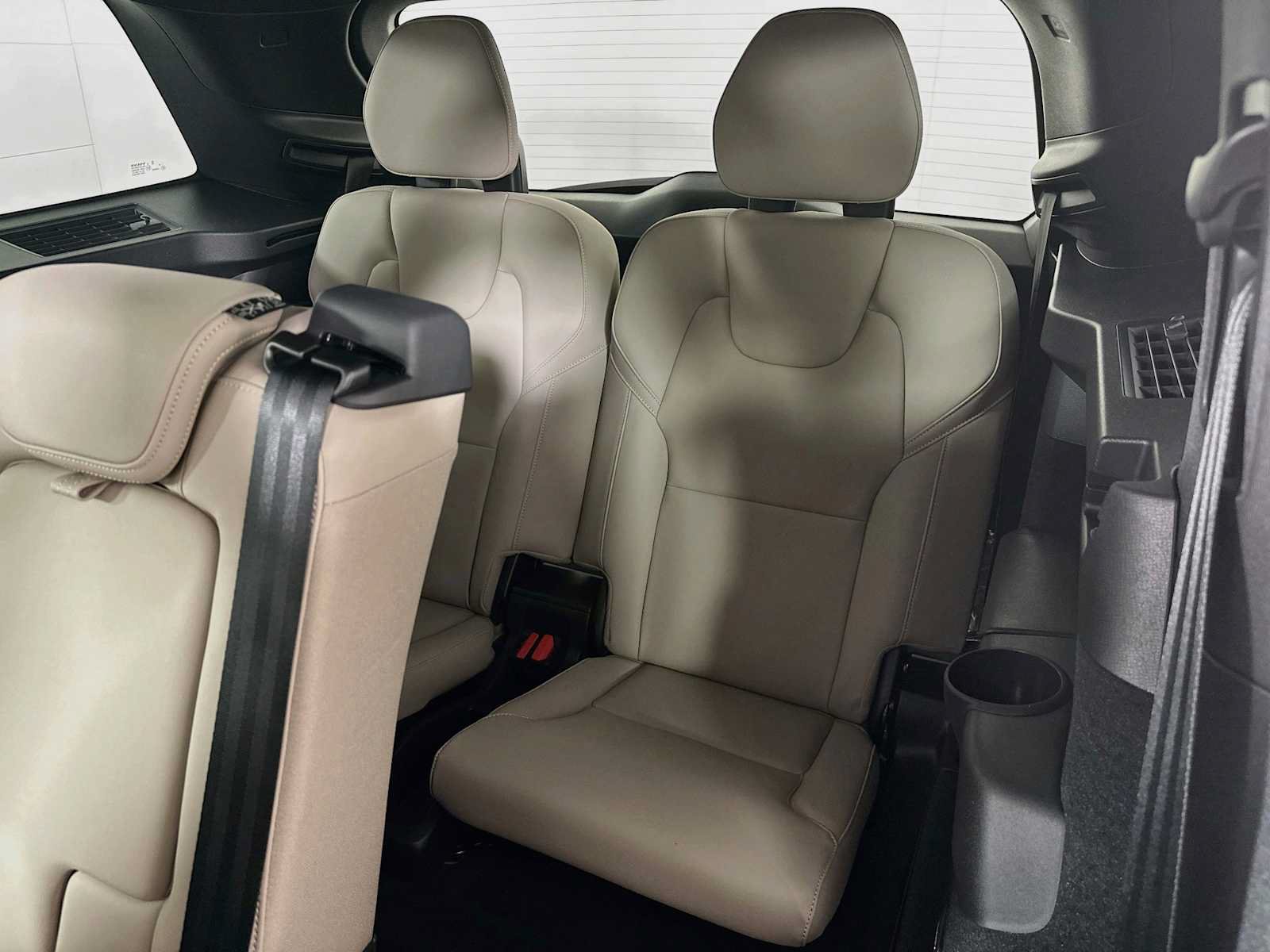 New 2026 Volvo XC90 B5 Core AWD/4WD image 25