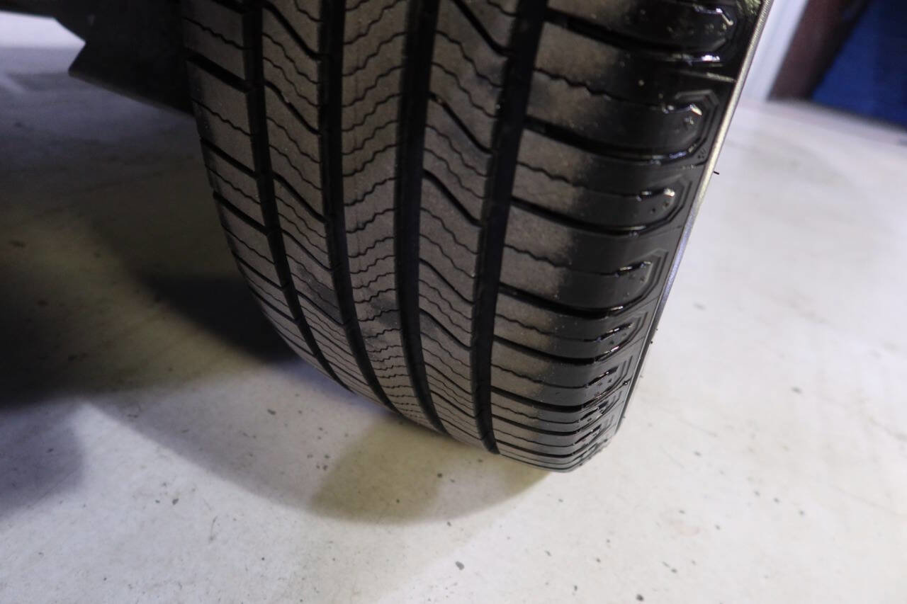 Used 2020 Toyota RAV4 XLE Premium image 34