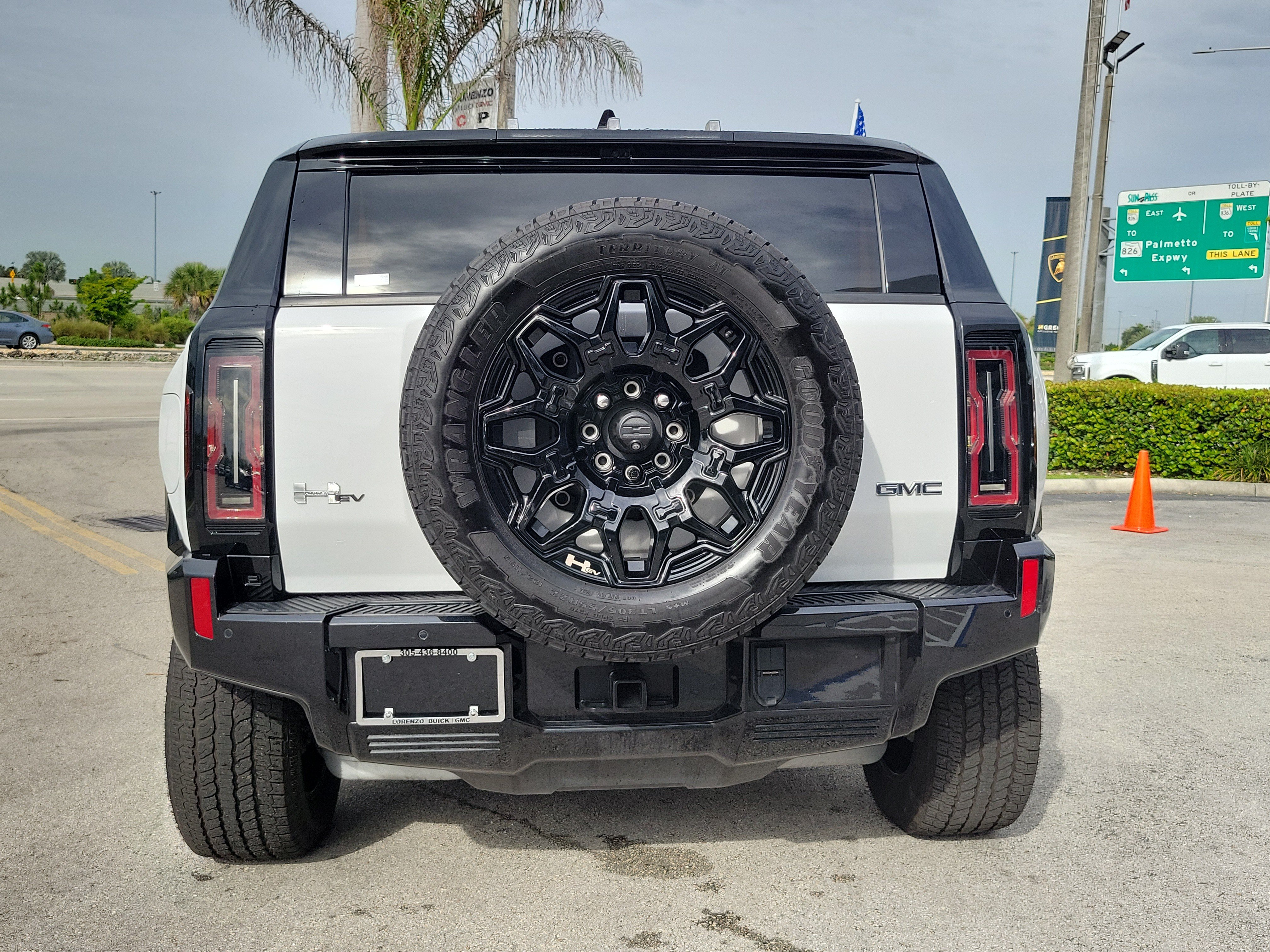 Used 2025 GMC Hummer EV 2X AWD/4WD image 6