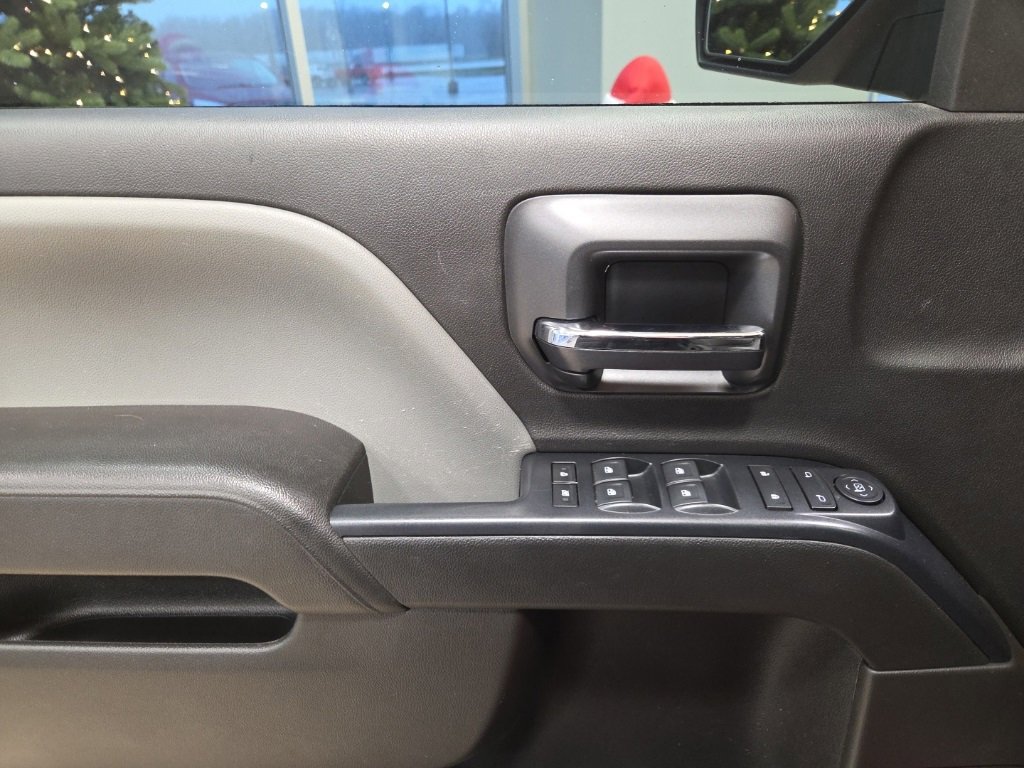 Used 2017 Chevrolet Silverado 1500 Custom w/ Custom Convenience Package image 11