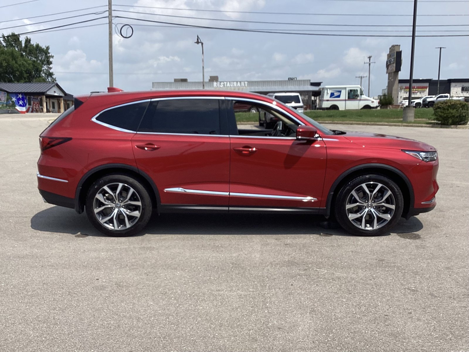 Used 2023 Acura MDX w/ Technology Package AWD/4WD image 4