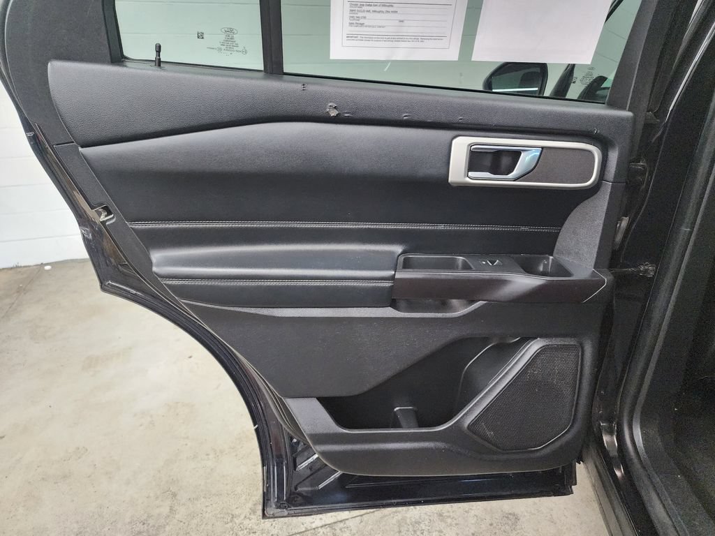 Used 2020 Ford Explorer XLT w/ Equipment Group 202A AWD/4WD image 22