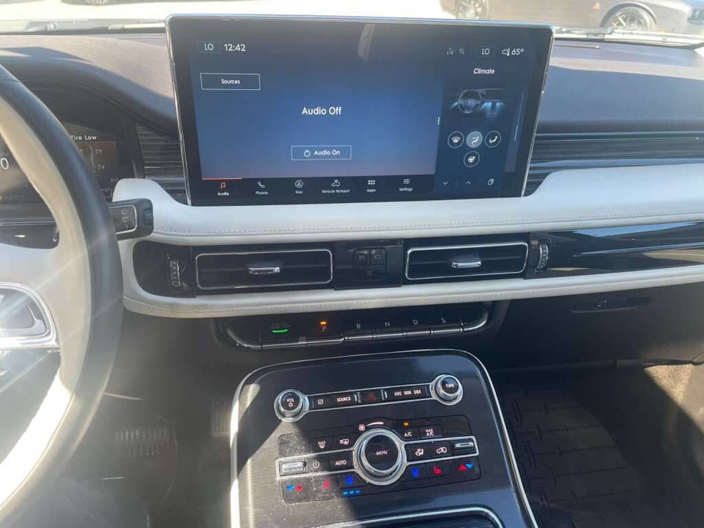 Used 2022 Lincoln Nautilus Black Label image 12