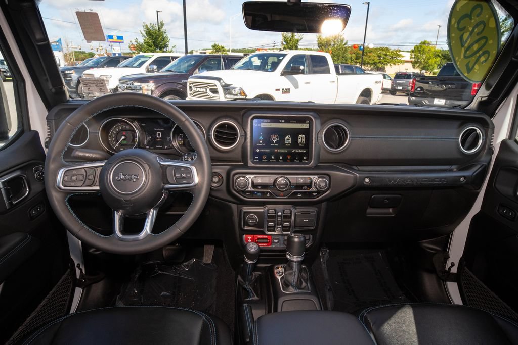 Used 2023 Jeep Wrangler Unlimited Rubicon 4xe AWD/4WD image 18