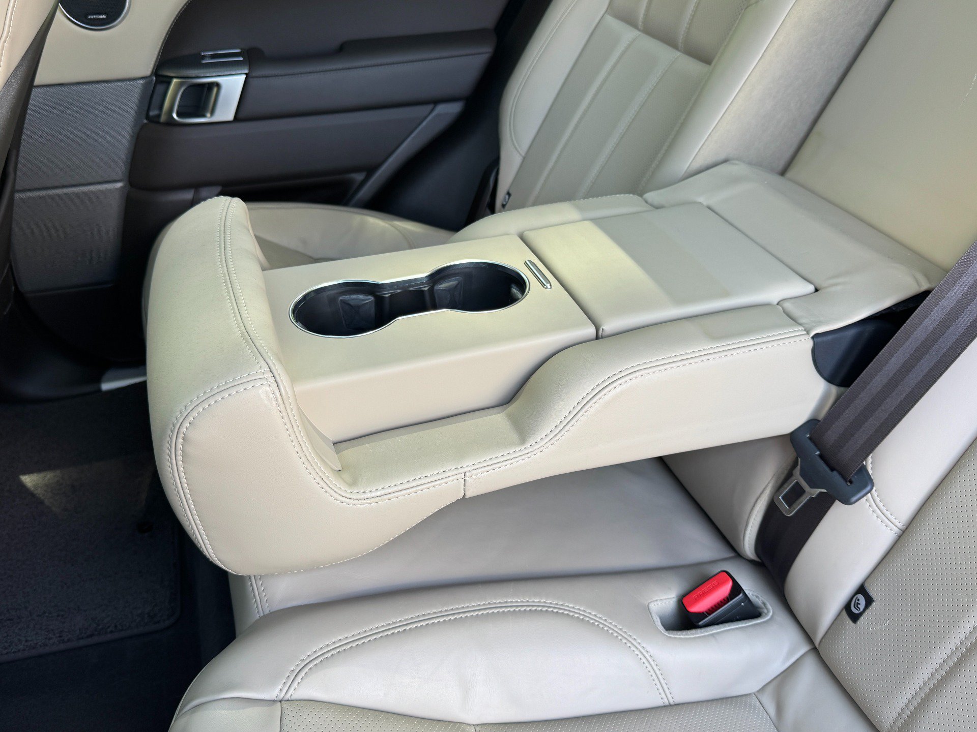 Used 2019 Land Rover Range Rover Sport Supercharged AWD/4WD image 56