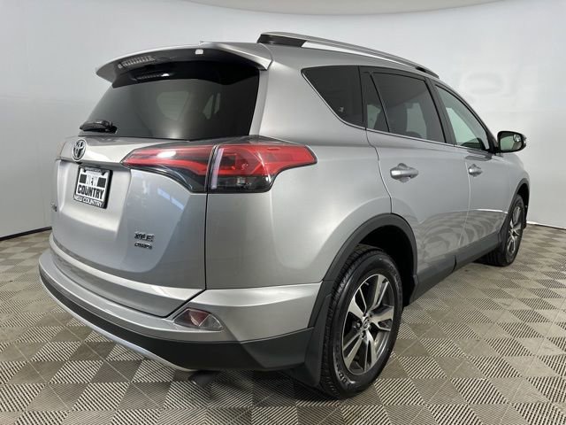 Used 2016 Toyota RAV4 XLE AWD/4WD image 7