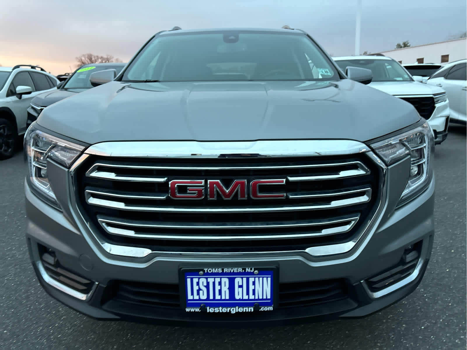 Used 2023 GMC Terrain SLT image 4