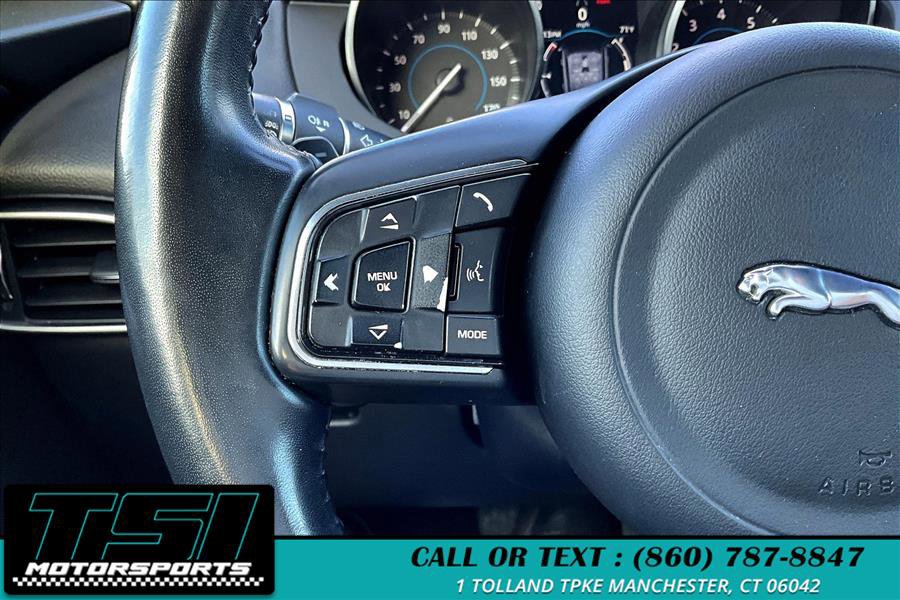 Used 2018 Jaguar F-PACE Premium image 18