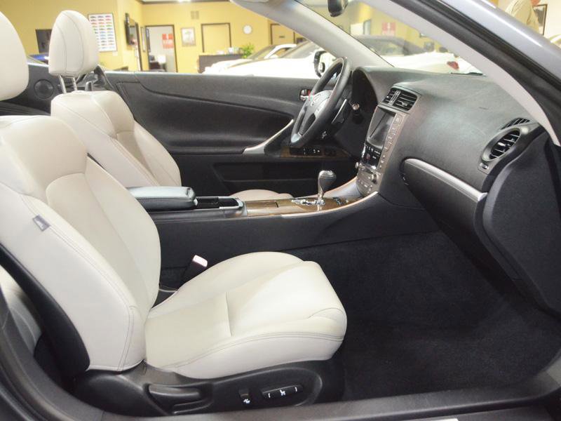 Used 2011 Lexus IS 350C w/ Luxury Pkg image 21