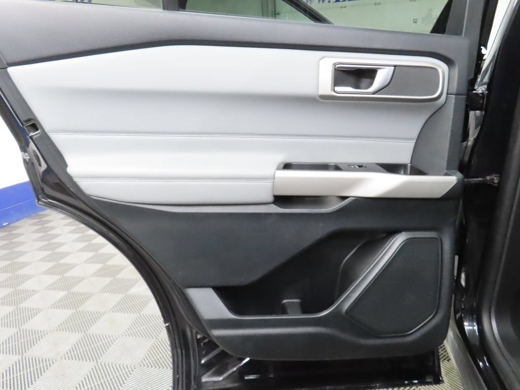 Used 2024 Ford Explorer XLT w/ XLT Sport Appearance Package AWD/4WD image 45