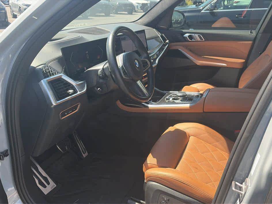 Used 2024 BMW X7 xDrive40i w/ M Sport Package AWD/4WD image 29
