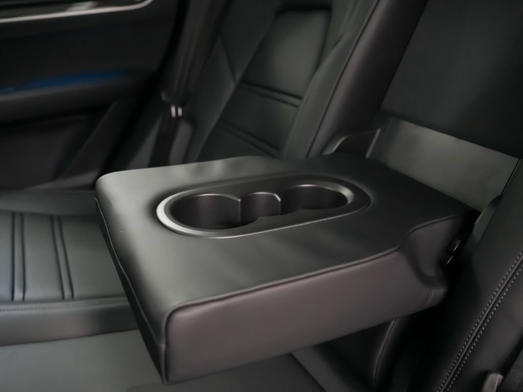 New 2026 Porsche Cayenne Coupe AWD/4WD image 19