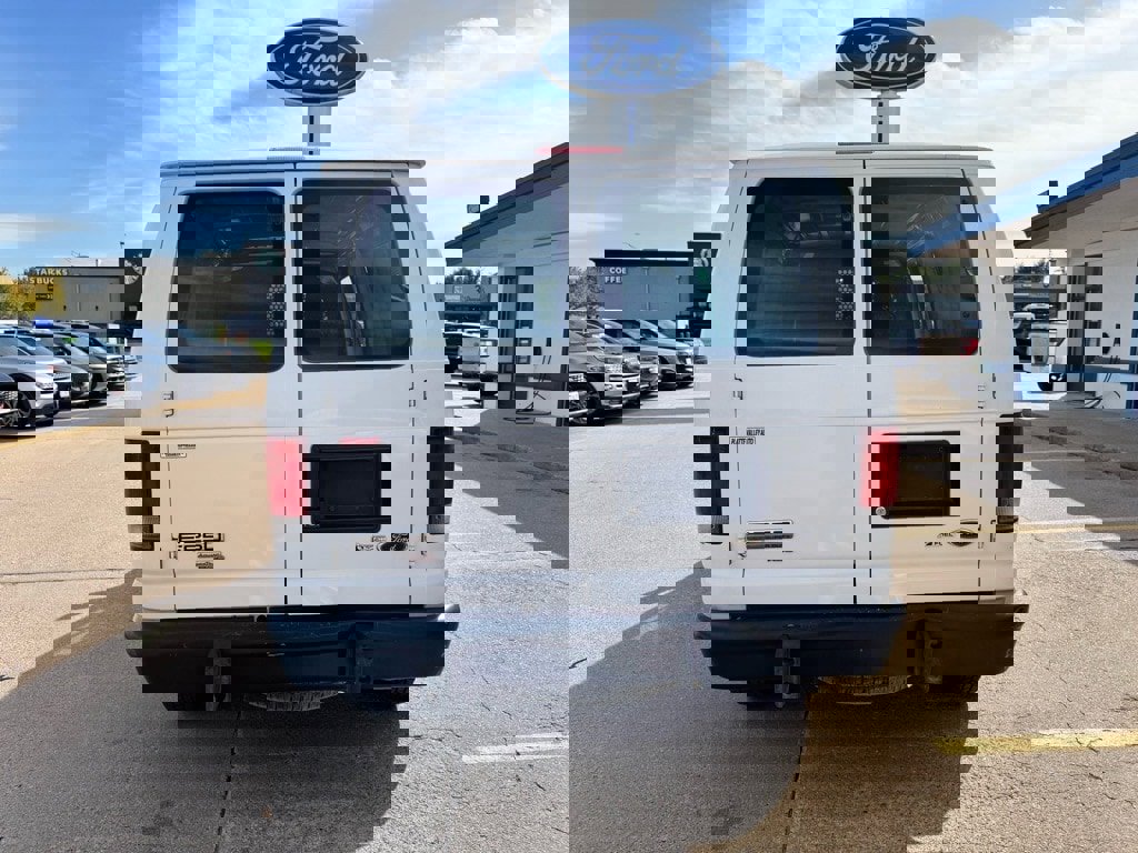 Used 2014 Ford E-250 and Econoline 250 w/ Power Group image 3