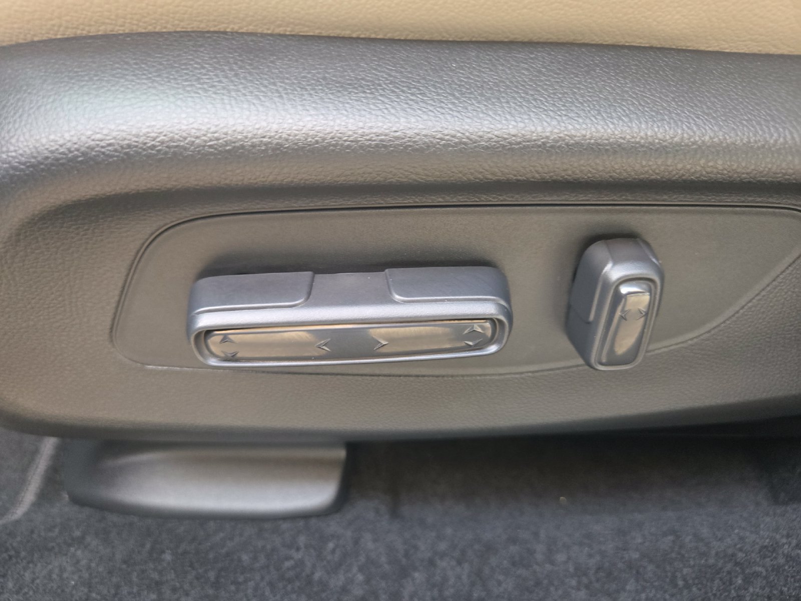 Used 2027 Honda HR-V EX-L image 24