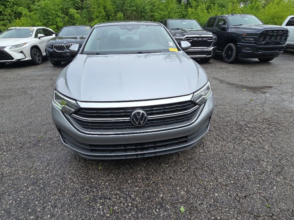 Used 2024 Volkswagen Jetta SE FWD image 12