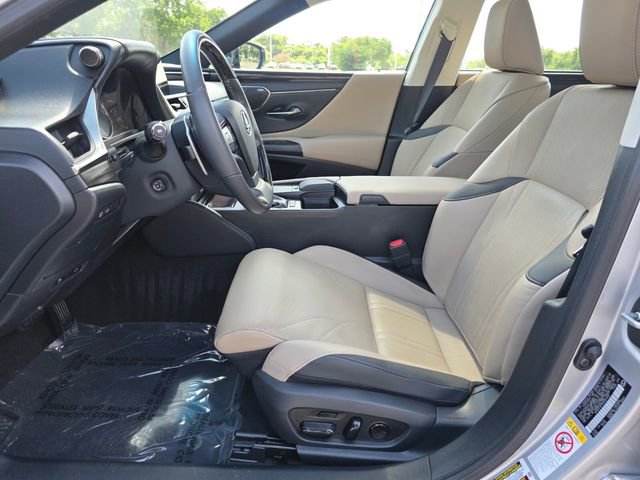 Used 2019 Lexus ES 300h Ultra Luxury w/ Accessory Package 2 FWD image 22