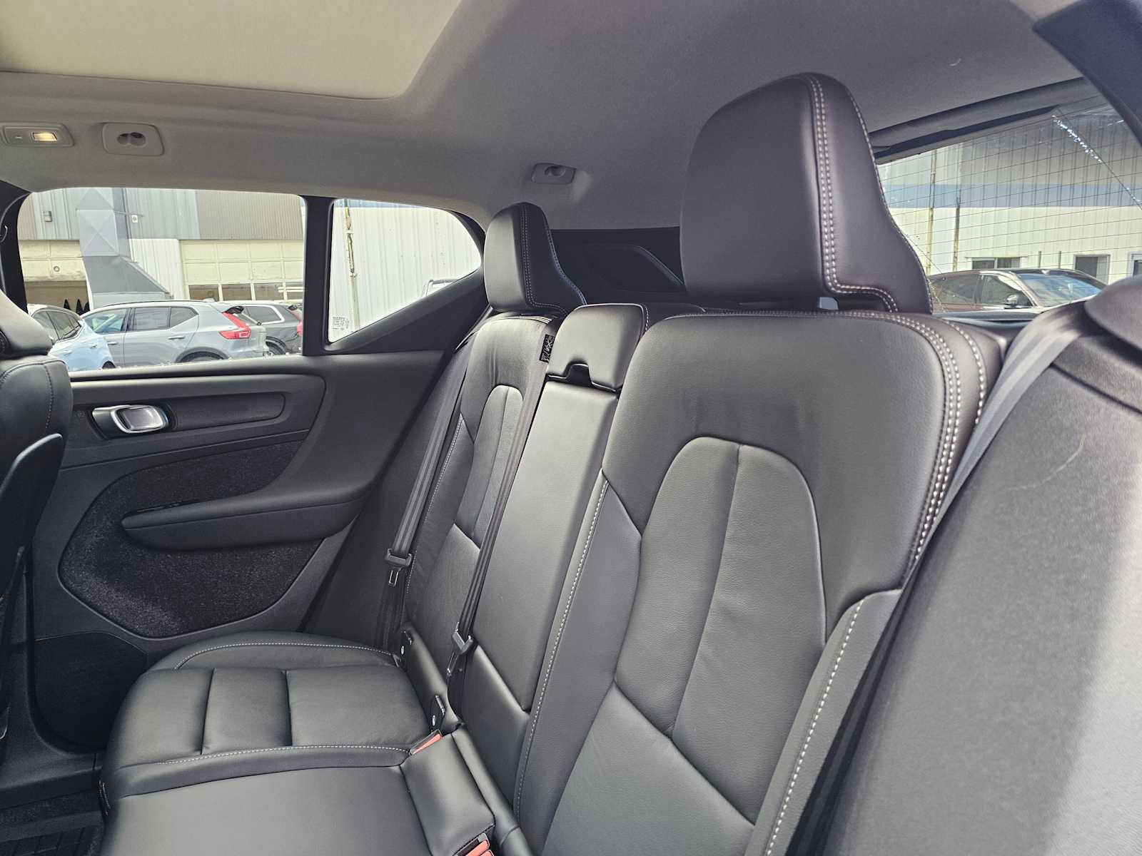 Used 2025 Volvo XC40 B5 Plus w/ Protection Package Premier image 18