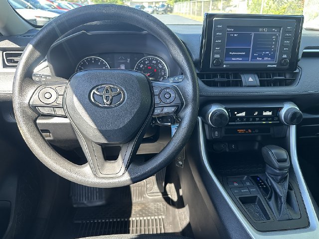 Used 2022 Toyota RAV4 LE FWD image 15