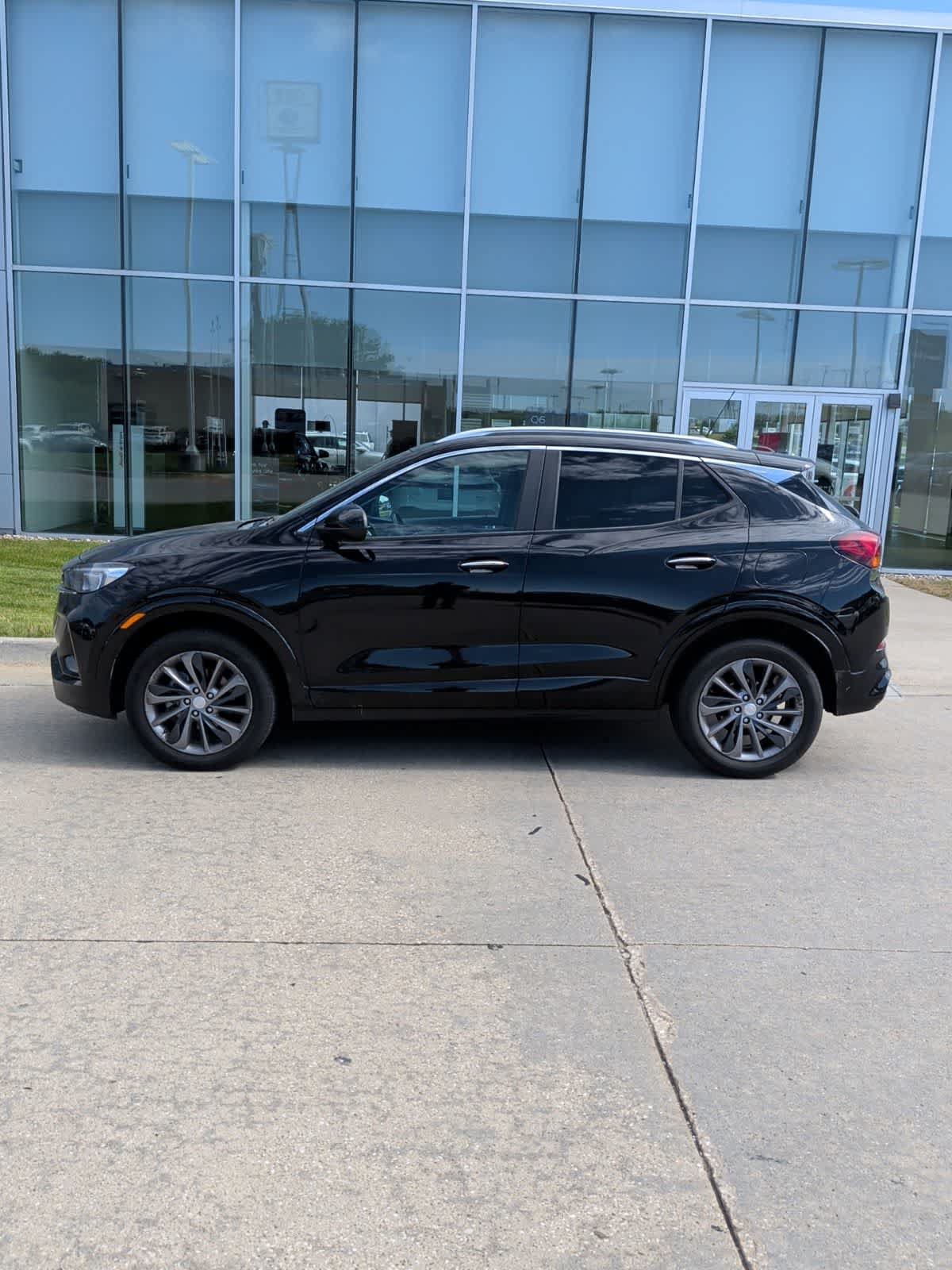 Used 2021 Buick Encore GX Select w/ Experience Buick Package AWD/4WD image 3