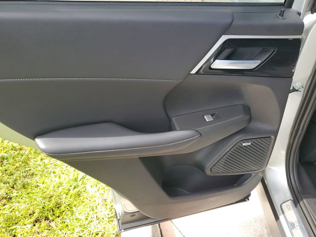 New 2025 Mitsubishi Outlander SE AWD/4WD image 12