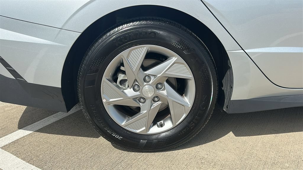 Used 2026 Hyundai Sonata SE FWD image 16